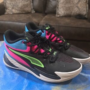 NEW Size 9 Multicolored Puma Dagger